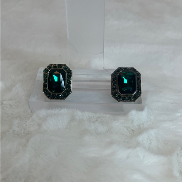 Heidi Daus Emerald Green Crystal Earrings - Picture 4 of 5